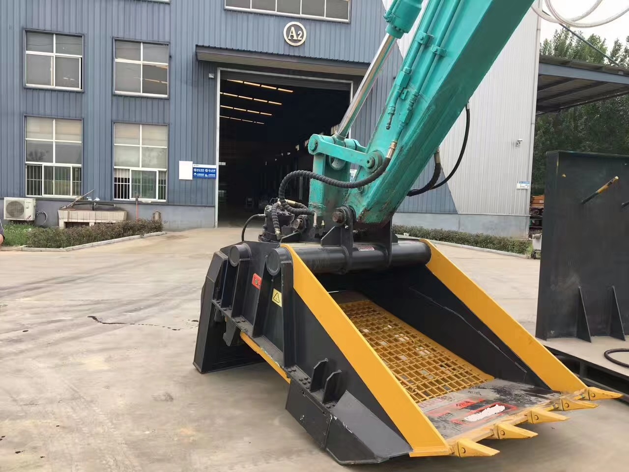 Cucharón triturador hidráulico - Heavy Equipment With Bucket reseña y precio