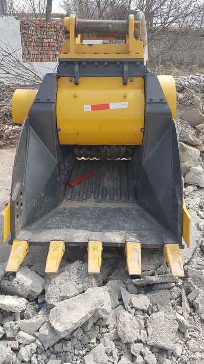 Cucharón triturador hidráulico - Heavy Equipment With Bucket reseña y precio
